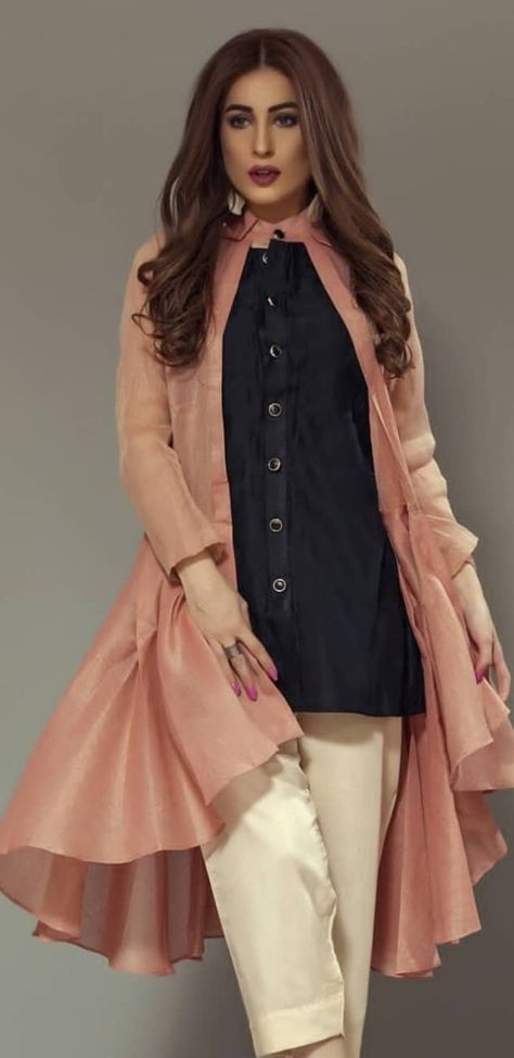 Pakistani Women Dresses, Pakistani Fashion Casual, Trendy Fashion Tops, Designer Dresses Casual, Stylish Dresses For Girls, Pakistani Dress Design, Stylish Dress Designs, Designer Dresses Indian, Fashion Mistakes