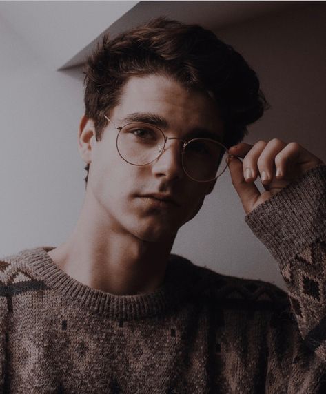 Man Haircut With Glasses, Guy With Brown Hair And Glasses, Man With Glasses Reference, Hot Brown Haired Guy, Male Glasses Aesthetic, Brown Hair Men Aesthetic, Brown Hair Aesthetic Male, Actors With Glasses, Blonde Guy With Glasses