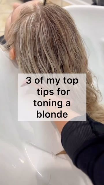 Lisa Mathews •Blondes•Educator•Hair videos on Instagram: "3 Toning tips for Blondes Save this for reference and read below ⬇️ Sharing my top reels of 2023 🎉 This is No. 5 1. Formulate based on the level of lift. You can only tone for the level you’ve lifted to, or go darker. Toners cannot lighten unless you use a permanent toner. Using the wrong tone will just result in wasted product. Make sure your lifting to the desired level. If you want to tone with a level 9-10 you have to lift to a pale yellow 2. Adding gold to your toning formula will create the most light reflectivity and shine on blonde or red hair. I almost always use gold when toning blondes. 3. The laws of color apply to toning just they do with hair color ⬇️ 🟪Violet neutralizes yellow 🟦🟪Blue-violet neutralizes gold T14 Toner Before And After, Toning Bleached Hair, Toning Blonde Hair, Blonde Toner, Yellow Blonde, Hair Gloss, Hair Toner, Gold Blonde, Natural Blondes