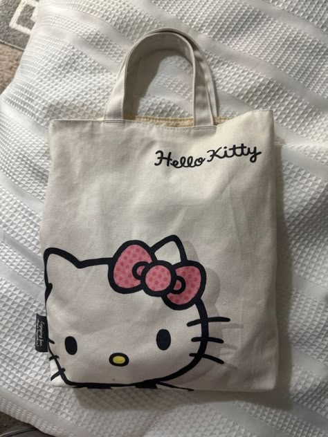 Cute Tote Bag Ideas, Tod Bag, Sanrio Tote, Hello Kitty Tote Bag, Hello Kitty Tote, Handpainted Tote Bags, Pretty Tote Bags, Painted Tote, Hello Kitty My Melody