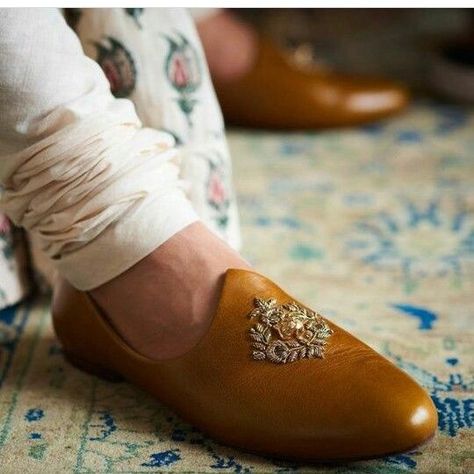 A groom's final look is incomplete without a pair of beautiful jootis, because it is the footwear that elevates the over all look! Instead of going for the same old juttis and shoes, get a little adventurous with it and quirk up your look with some amazing footwear inspiration. #menswear #footwear #mensfootwear #groominspiration #groomoutfit #groomootd #groom #indianwedding #indiangroom #zardozi #footwearideas Sabyasachi Men, Wedding Shoes For Men, Footwear Ideas, Indian Wedding Shoes, Jaipur Travel, Traditional Shoes, Wedding Kurta For Men, Sabyasachi Mukherjee, Groom Dress Men