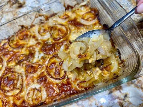 Meet Tennessee Onions: The Cheesy Casserole the Internet Can’t Stop Making Tennessee Onions, 5 Ingredient Dinners, Cheesy Casserole, Passover Recipes, Onion Recipes, Favorite Side Dish, Sheet Pan Dinners, Salad Side Dishes, Thanksgiving Side Dishes