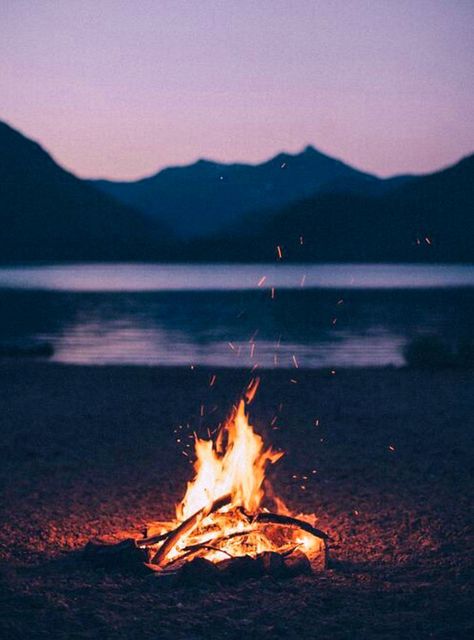 currently crushing on I howsweeteats.com Pnw Oregon, Sky Tree, Landscape Designs, Tumblr Photography, Beautiful Sky, Nature Travel, Summer Nights, Campfire, Pretty Pictures