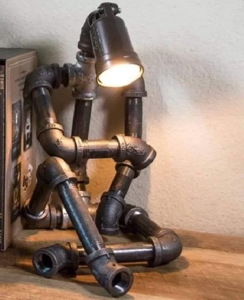 Industrial Lamp Design, Welded Art, Industrial Pipe Lamp, Robot Lamp, Koti Diy, Diy Lampe, Pipe Decor, Pipe Lighting, Welding Art Projects