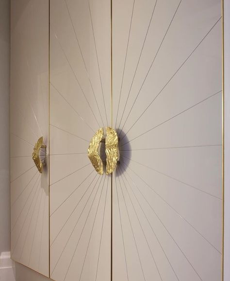 Katharine Pooley, Wardrobe Laminate Design, Room Wardrobe, Wardrobe Design Modern, Modern Cupboard, Modern Cupboard Design, Wardrobe Door Designs, Luxury Wardrobe, Wardrobe Designs