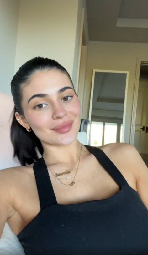 Kylie Jenner With No Makeup, Kylie Jenner Mascara, Kylie No Makeup, Kylie Jenner Without Makeup, Kylie Jenner Necklace, Kylie Jenner No Makeup, Kylie Without Makeup, Kylie Jenner Now, Freckles And Moles