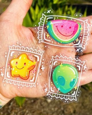 Oddarette - Etsy Cute Shrink Plastic Ideas, Cute Tiny Stickers, Cute Diy Sticker Ideas, Etsy Sticker Shop, Candy Reference, Diy Sticker Ideas, Cool Merch Ideas, Cute Alien Art, Cute Stickers Printable Kawaii