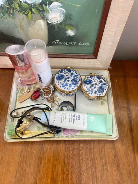 Trinket tray , glossier , ring holder , nightstand decor Bedroom Tray Decor Ideas, Vanity Tray Decor Bedroom, Trays Decor Bedroom, Bedroom Tray Decor, Vanity Tray Decor, Nightstand Decor, Vanity Tray, Jewelry Tray, Trinket Tray