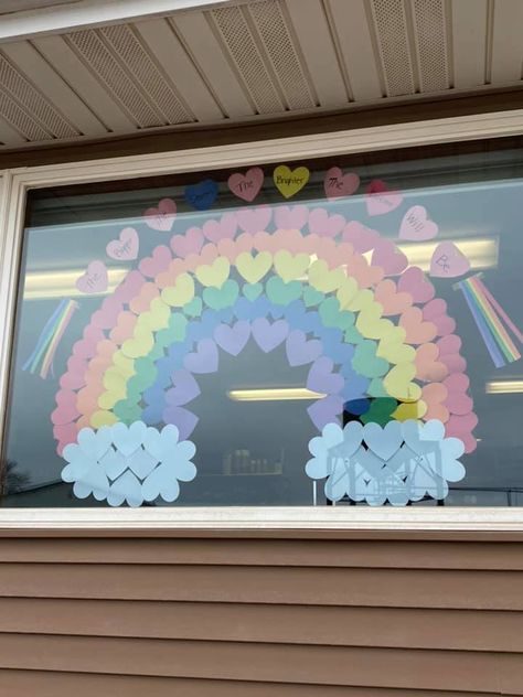 Preschool Window Decorations Classroom, Daycare Window Decorations, Preschool Classroom Window Decor, Window Decoration Ideas For Preschool, Summer Window Decoration Kindergarten, Window Kindergarten Decoration, School Window Decorations, Classroom Window Decorations, Classroom Window