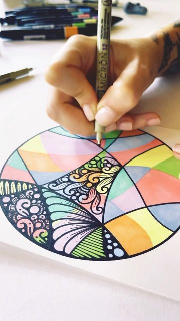 Colorful Zentangle, Colorful Doodles, Noodle Art, Quilling Flower Designs, Zentangle Mandala, Markers Drawing Ideas, Markers Drawing, Watercolor Beginner, Zentangle Artwork