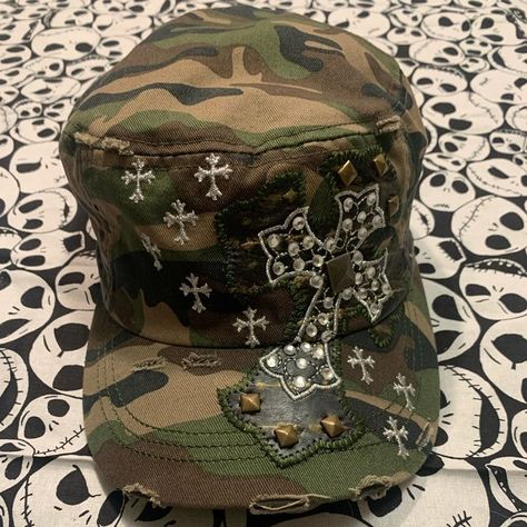 Camo Hats Outfits, Animal Print Y2k, Y2k Hats, Trashy Aesthetic, 2000s Trashy, Y2k Hat, Swag Hats, Don Ed Hardy, Mcbling Fashion