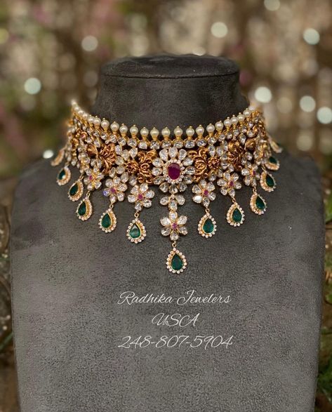 Chokers Gold Indian Bridal Jewelry, Gold Fancy Jewellery, Indian Choker, Heavy Gold Necklace Indian, Bridal Choker Necklace, Choker Necklace Indian, Gold Choker Necklace Indian Bridal, Choker Necklace Designs Gold Indian, Gold Choker Necklace Indian