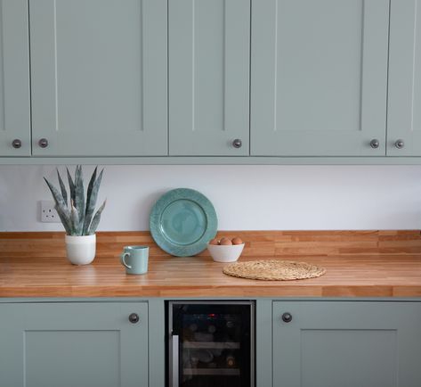 A stunninng grey-green shade of self adhesive vinyl film in a matt finish, looks beautiful on kitchen doors! #kitchenwrapsonaroll #kitchenwraps #dcfix #vinylfilm #kitchenmakeover #interiordesign #budgetDIY Dc Fix Kitchen, Vinyl Wrap Kitchen, Cheap Kitchen Makeover, Butchers Block, Wood Worktop, Kitchen Wrap, Sticky Back Plastic, Dc Fix, Diy Kitchen Renovation