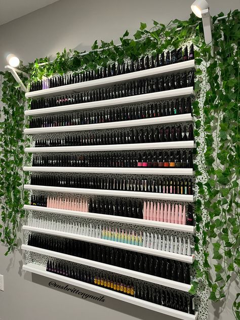 Nail Salon Shelves, Green Nail Salon Decor, Diy Nail Salon Decor, Nail Polish Shelf Display, Nail Shelf Ideas, Nail Polish Wall Display, Green Nail Room, Nails Room Ideas Home, Beauty Shop Decor