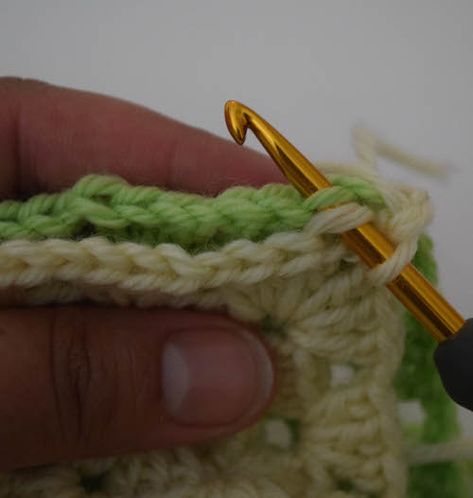 #Crochet #TipsTuesday: #Howto join granny squares with single crochet by @ucrafter How To Join Granny Squares Together, Single Crochet Joining Granny Squares, How To Join Granny Squares Crochet, Crochet Seams Joining, Ways To Join Granny Squares, Sewing Granny Squares Together, How To Join Crochet Squares, Joining Granny Squares Crochet Video Tutorials, Connecting Granny Squares Crochet