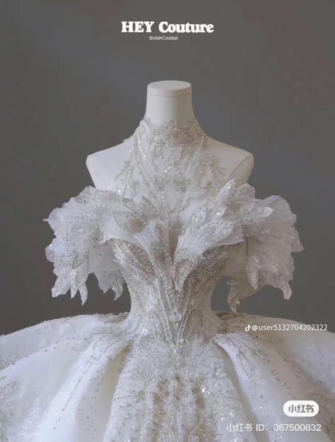 Ethereal Aesthetic Wedding Dress, Hey Couture, Outfits Dresses Casual, Odette Dress, Big Wedding Dresses, Pretty Quinceanera Dresses, Pretty Wedding Dresses, Fancy Wedding Dresses, Outfits Dress