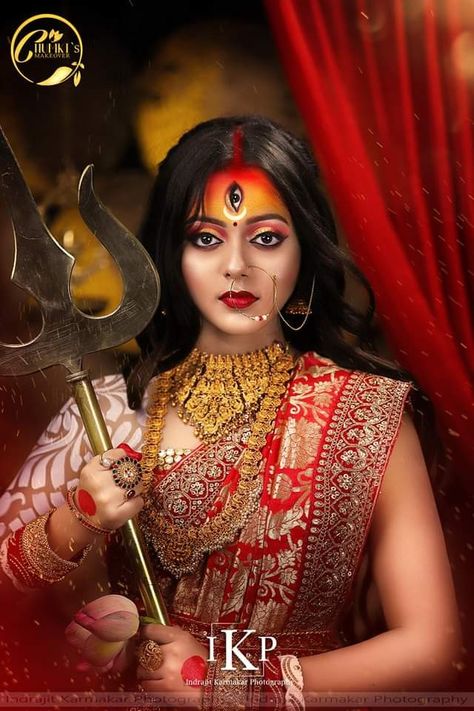 Puja Photoshoot, Goddess Attire, Maa Pic, Durga Puja Wallpaper, Navratri Devi, Mata Durga, Rock Boy, Durga Mantra, Meldi Ma Hd Photo