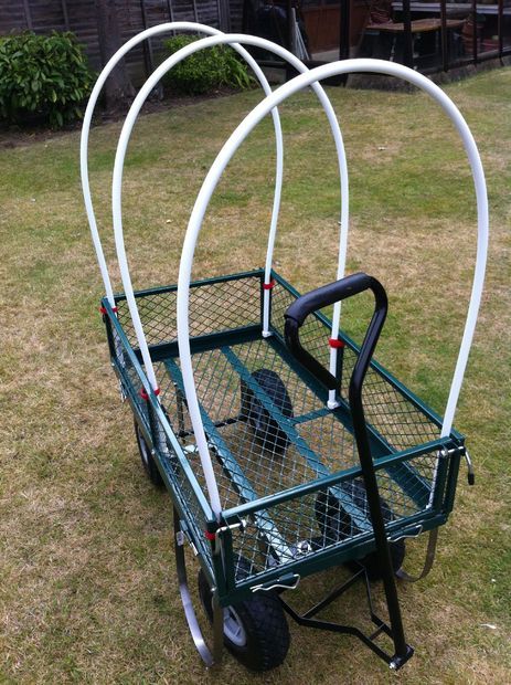 Gardening Cart, Wagon Floats, Wagon Costume, Festival Trolley, Covered Wagon Craft, Pioneer Activities, Golf Cart Decorations, Karneval Diy, Barrel Train