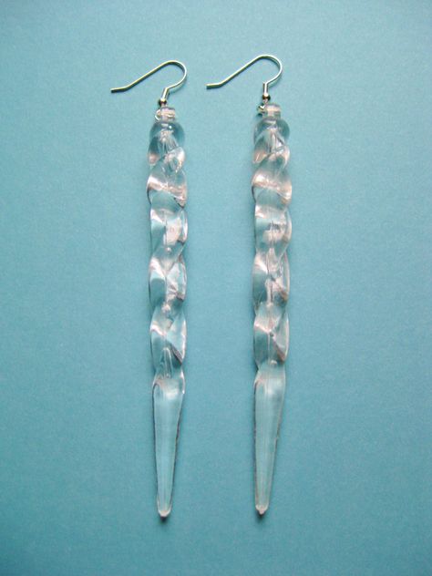 Icicle Earrings Ice Clothes, Ice Queen Makeup, Winter Costume, Ice Princess, Ice Queen, Cool Halloween Costumes, Diy Crafts Jewelry, Fire And Ice, That Day