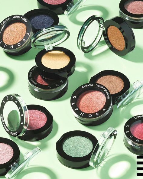 SEPHORA COLLECTION Colorful Eyeshadow: A collection of highly pigmented pressed-powder eyeshadows. Sephora Eyeshadow, Sparkle Eyeshadow, Healthy Skin Care Routine, Mouse Pictures, Mickey Mouse Pictures, Best Beauty Tips, Natural Beauty Tips, Sephora Collection, Colorful Eyeshadow