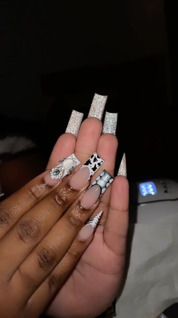 Dallas Nail Tech 💅🏽 on Instagram: "Glitter Bottoms ✨ Link In my bio ! • • #dallasnails #dallasnailtech" Glitter On Bottom Of Nails, Glitter Bottom Acrylic Nails, Glitter Bottom Nails, Bottom Nails, Square Nail, Long Acrylic, Unique Acrylic Nails, Square Nails, Long Acrylic Nails