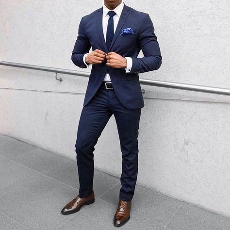 👉 Shop quality men's suits at www.GentlemensCrate.com (link in bio) ! Navy Blue Suit Mens, Blue Mens Suit, Terno Slim, Men's Business Outfits, Suit Combinations, Blue Suit Men, Custom Suits, Men With Street Style, Navy Blue Suit