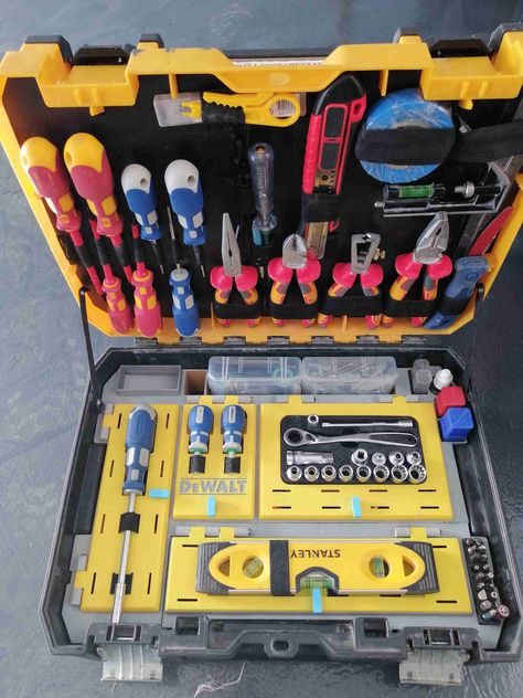 DEWALT Tstak insert organizer by GLoL - Thingiverse Packout Mods, Dewalt Storage, Officine In Garage, Tool Bag Organization, Van Organization, Dewalt Tstak, Box Organization, Milwaukee Packout, Socket Organizer