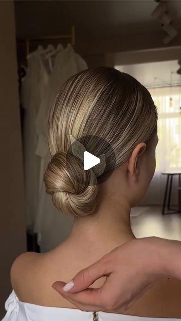 Low Bun With Volume Wedding Hair, Low Chignon Bun Wedding, How To Do A Low Bun Wedding Hair, Easy Bridal Bun Tutorial, Sleek Back Low Bun, Wedding Hair Timeless, Smooth Low Bun Wedding, Smooth Low Bun, Sleek Bride Hair