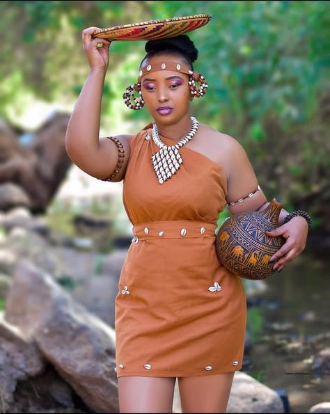 Kikuyu Traditional Attire For Women, Masai Dress Designs, Kikuyu Traditional Wedding Dress, Kikuyu Wedding, Kenyan Clothes, Kikuyu Traditional Attire, Kikuyu Culture, Kenyan Dress, Nigerian Traditional Attire