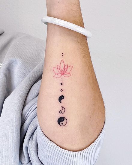 Yin Yang Tattoo Meaning, Yin Yang Tattoo, Ying Yang Tattoo, Tiny Wrist Tattoos, Yang Tattoo, Yin Yang Tattoos, Star Tattoo Designs, Friendship Tattoos, Tattoo Ideas Female