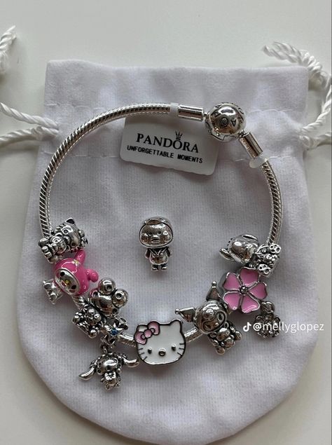 Hello Kitty Pandora, Pandora Bracelet Charms Ideas, Girly Bracelets, Pandora Bracelet Designs, Bracelet Tattoo, Hello Kitty Jewelry, Pandora Pink, Preppy Jewelry, Hello Kitty Accessories