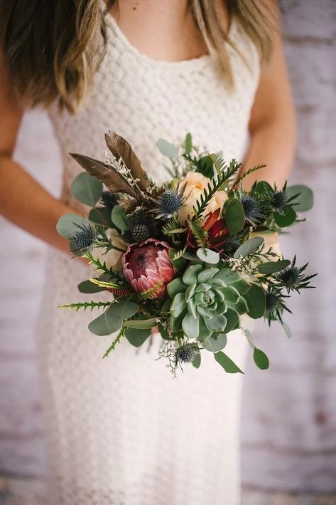 Cactus Background, Cactus Wallpaper, Cactus Terrarium, Winter Wedding Bouquet, Flowers And Greenery, Succulent Bouquet, Wedding Themes Winter, Winter Wedding Decorations, Winter Wedding Flowers