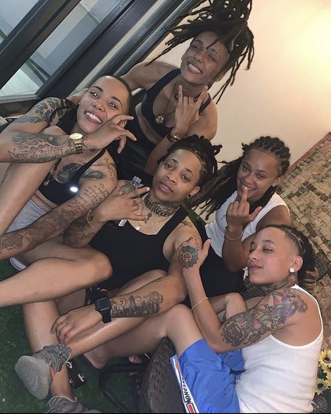 Black Lesbian Studs, Black Studs Lesbians, Studs With Dreads, Stem Outfits, Cute Tomboy Outfits, Tomboyish Outfits, Stud Lesbians, Stud Outfits, Tomboy Girls