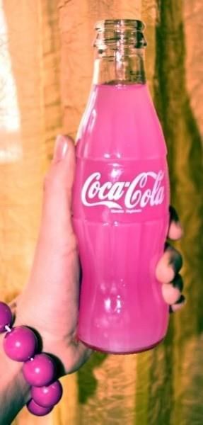 More pink coke! This is seriously cool... even though I dont drink Coca Cola anymore, but still cool @leannepeard Foto Muro Collage, Tout Rose, Vintage Coke, Cola Bottle, I Believe In Pink, Pink Life, Pink Vibes, Tickled Pink, Everything Pink