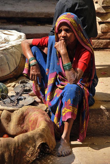 Varanasi Market. Street Photography People, Old Man Portrait, Life Drawing Reference, Human Figure Sketches, Portraiture Painting, India Culture, India Photography, Figure Reference, Industrial Design Sketch