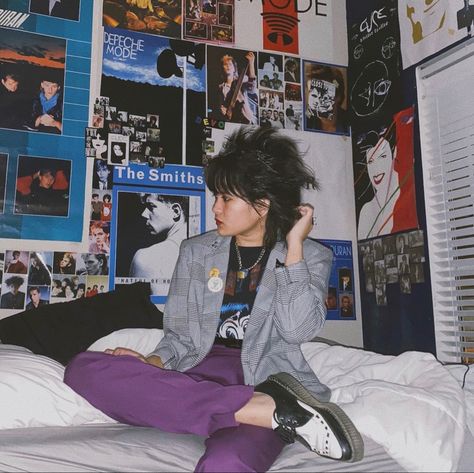 Alt 80s Fashion, 1980s Alternative Fashion, 70s Punk Bedroom, New Wave Outfits 80s, 1980s Goth Fashion, 80s Punk Jacket, 1980 Goth, Real 80s Fashion, Punk Outfits Purple