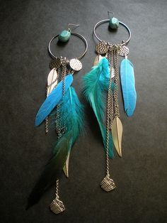 Boucles d'oreille bohemienne plumes bronze anneaux Anting Manik, Jewelry Kundan, Earrings Feather, Indian Jewelry Earrings, Diy Collier, Antique Jewellery Designs, Womens Earrings, Beaded Jewels, Indian Jewellery Design Earrings