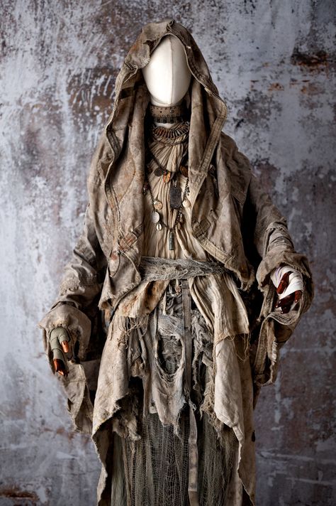 Post Apocalyptic Outfit Male, Dystopian Oc, Apocalypse Outfit Male, Dystopian Outfits, Apocalyptic Outfit, Post Apocalyptic Outfit, Apocalyptic Costume, Nomad Fashion, Armor Ideas