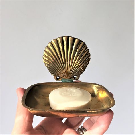 brass shell soap holder Seashell Bathroom Decor, Seashell Soap, Shell Soap Dish, Seashell Bathroom, Scallop Seashell, Cottage Bathroom Ideas, Soap Storage, Mermaid Bathroom, Orange Bathrooms