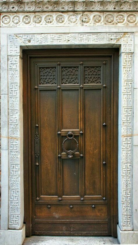 Simple Small House Design, House Design Ideas Simple, Simple Small House, Small House Design Ideas, Italy Holiday, Door Knobs And Knockers, Entryway Inspiration, Wooden Main Door Design, Wooden Main Door