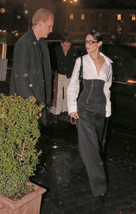 Corp Core, Mode Zara, Bella Hadid Outfits, Bella Hadid Style, Stylish Work Attire, Hadid Style, Looks Style, Mode Inspiration, Bella Hadid