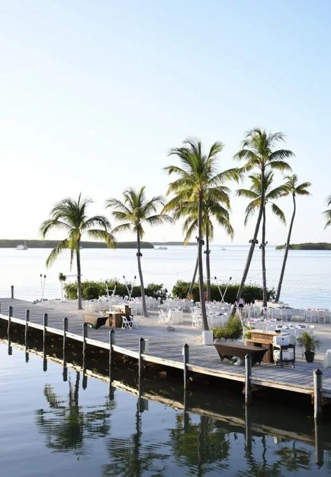 Waterfront Wedding Ideas, Affordable Destination Wedding, Coastal Wedding Venues, Outdoor Beach Wedding, Captiva Island Florida, Tropical Table, Islamorada Wedding, Florida Keys Beaches, Wedding In Florida