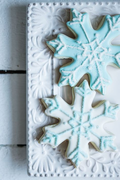 White Pastel Background, Light Blue Christmas Aesthetic, Blue Christmas Background, Snowflake Cookies, White Pastel, Light Blue Aesthetic, Winter Wonderland Party, Blue Aesthetic Pastel, Christmas Wonderland