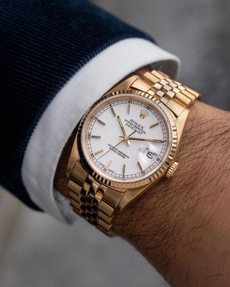 Rolex Gold Watch Men, Vintage Rolex Watches Men, Rolex On Wrist, Mens Gold Watches, Vintage Rolex Watches, Gold Watches For Men, Amsterdam Vintage, Men Watches Luxury, Watch Aesthetic