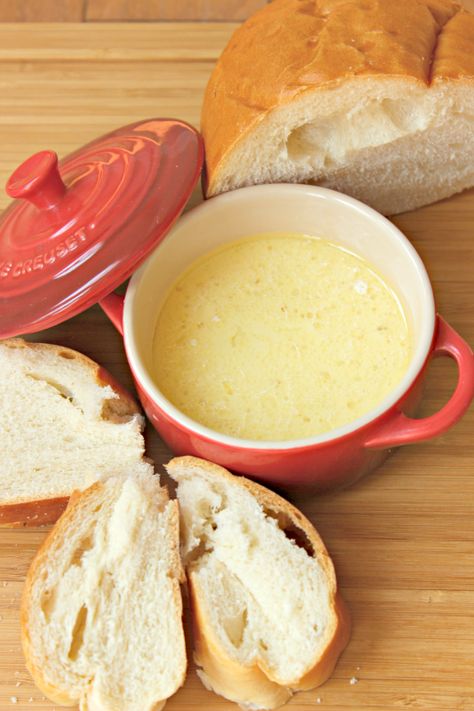 Bagna Cauda ~ Perfect Garlic Dip Banga Cauda, Bagna Cauda Recipe, Warm Appetizers, Garlic Health Benefits, Italian Dinner Party, Garlic Dip, Vegetable Platter, European Recipes, Fall Fest