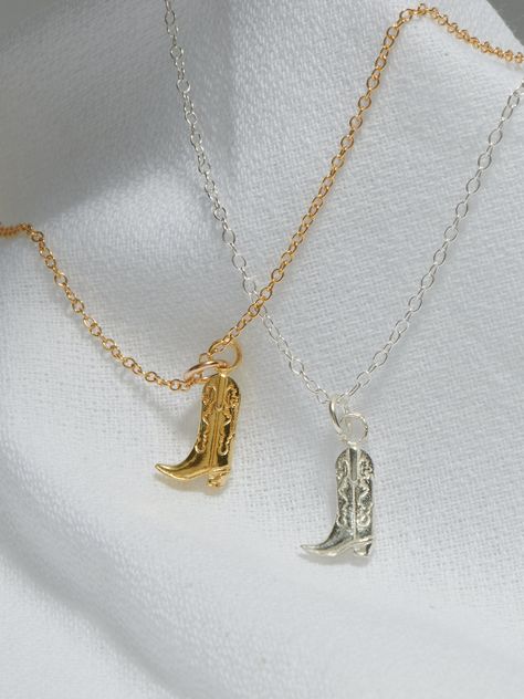 Carefully crafted and handmade, these cowboy boot necklaces are a timeless piece of jewelry, made in the finish of your choice. FINDINGS - 925 sterling silver chain - Gold filled chain - Silver or gold vermeil boot pendant LENGTH 16 inches Cowboy Boot Necklace, Cowboy Jewelry, Jewelry Tattoo, Chain Silver, Cowboy Boot, Chain Gold, 925 Sterling Silver Chain, Gold Filled Chain, Sterling Silver Chain