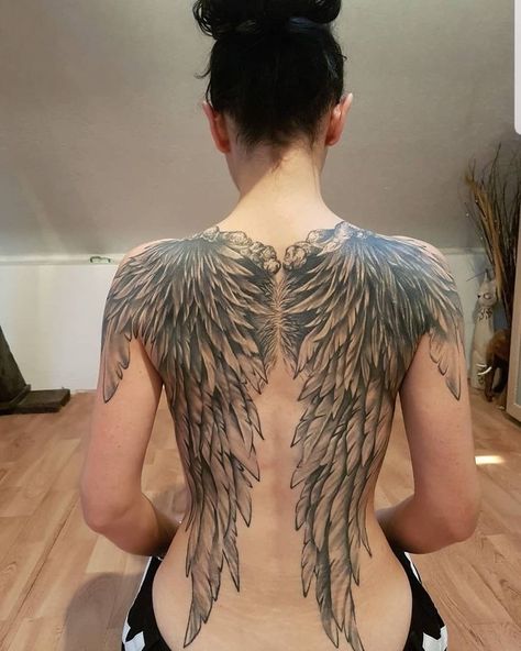 Big Wing Tattoo On Back, Angle Wing Tattoos Back, Tattoo Angel Wings Back, Winged Back Tattoo, Female Wing Tattoos, Wing Tattoo Women Back, Full Back Wing Tattoo, Angle Wings Tattoo Back, Angle Wing Back Tattoo