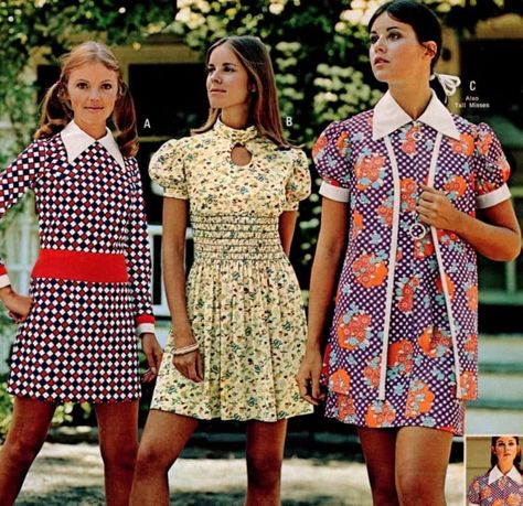 Ready for a retro party? See 50+ of the cutest vintage mini dresses & miniskirts from the '60s & '70s, at Click Americana - #vintagefashion #retro #minidress #60s #vintageclothing #retrostyle #70s #seventies #sixties #miniskirts #70sparty #60sdress #fashion #clickamericana 70s Mode, 70s Mini Dress, Silver Cocktail Dress, Rok Mini, Casual Attire For Women, 60s And 70s Fashion, Vintage Mini Dresses, Dress Sketches, Retro Party