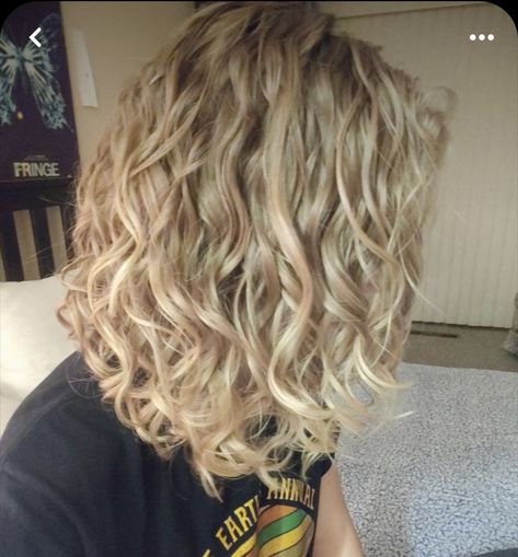 Short Permed Blonde Hair, Shoulder Length Hair Wavy Natural Blonde, 2023 Blonde Hair Trends Curly, Blond Permed Hair Short, Mid Length Blonde Curly Hair, Blond Curly Hair Short, Curly Blonde Lob, Blonde Curly Hair Medium Length, Blonde Curly Medium Length Hair