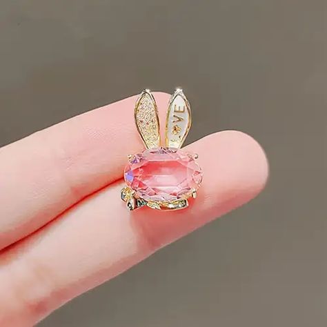 Rabbit Flower, Rabbit Jewelry, Cartoon Bee, Enamel Badges, Flower Crystal, Girls Boutique, Crystal Brooch, Deco Jewelry, Rhinestone Brooches